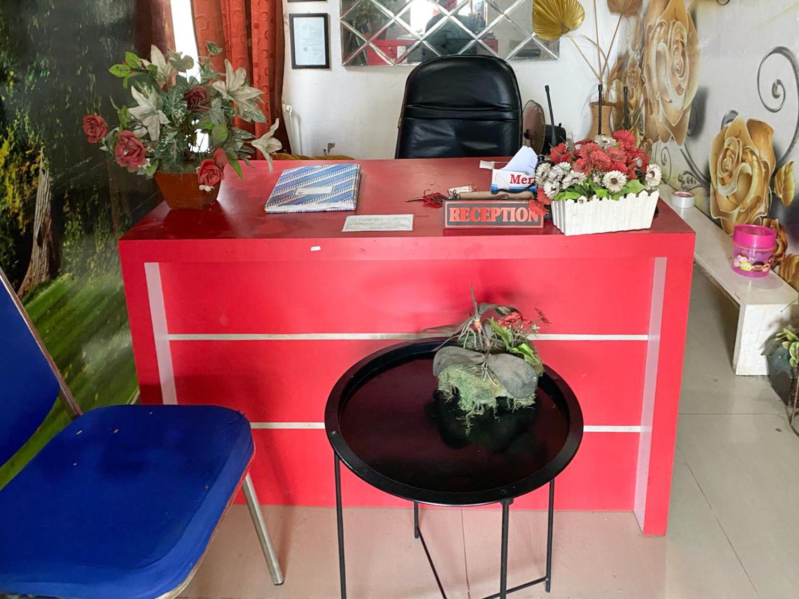 Reddoorz Near Pantai Idola Banyutowo Hotel D'Llala Pati Εξωτερικό φωτογραφία