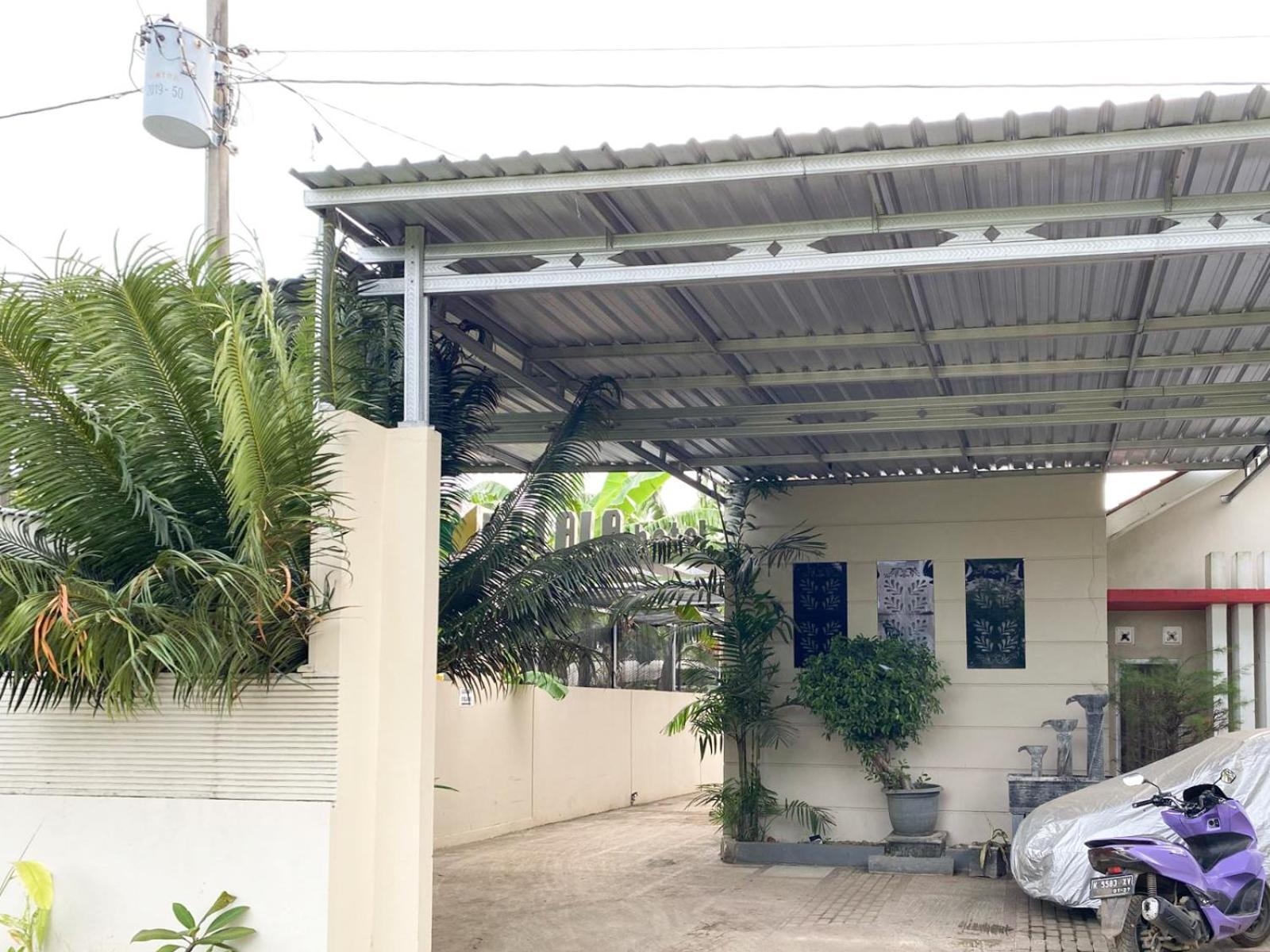 Reddoorz Near Pantai Idola Banyutowo Hotel D'Llala Pati Εξωτερικό φωτογραφία
