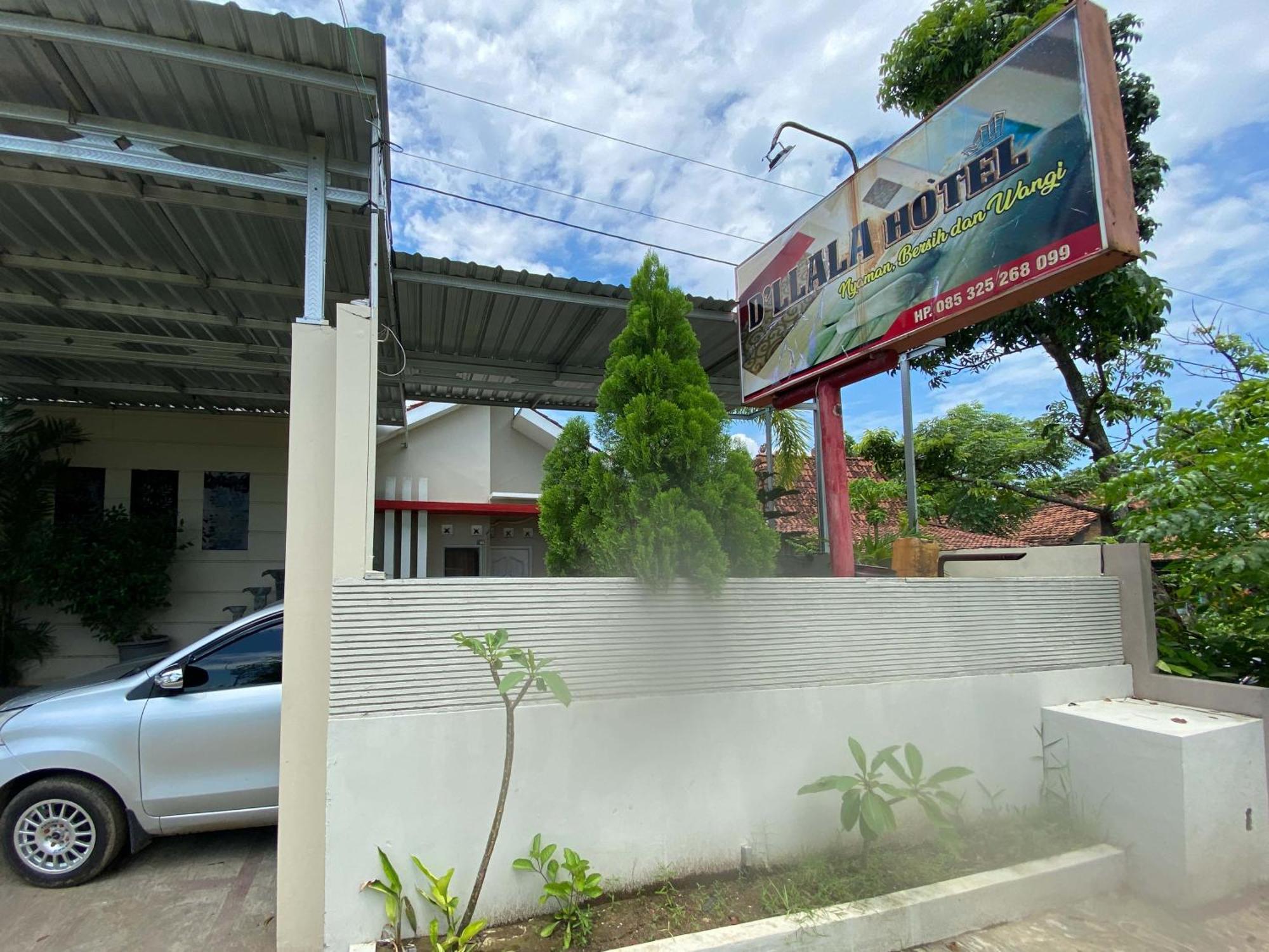 Reddoorz Near Pantai Idola Banyutowo Hotel D'Llala Pati Εξωτερικό φωτογραφία